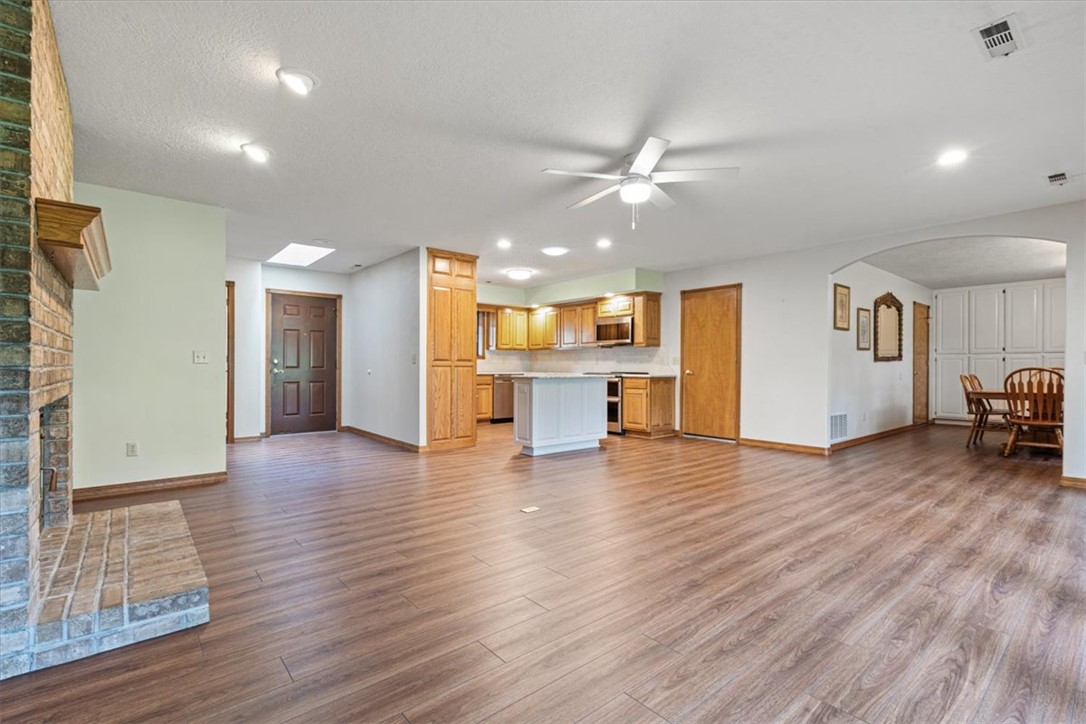 Unit 8 Holiday Island - Residential