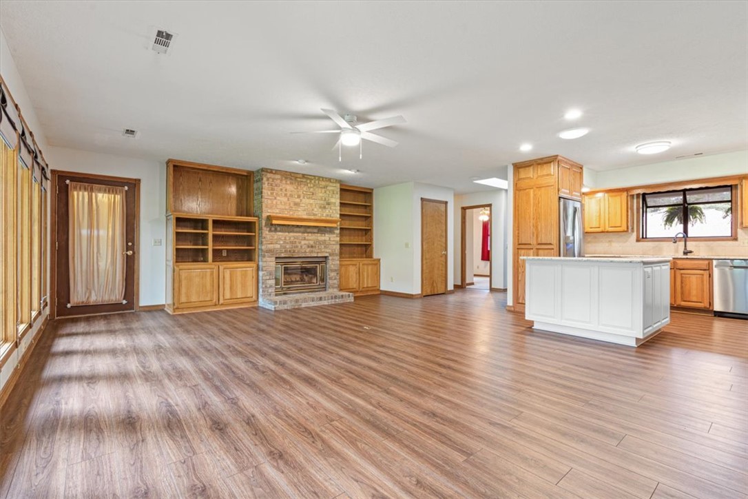 Unit 8 Holiday Island - Residential