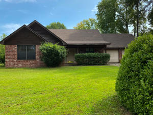 Great 3 bdrm  home in Dardanelle with additional heated/cooled sunroom area great for relaxing and hanging out!  Roof is less than a yr old and ht/air have been updated in recent years.  Over 1800 sq ft of space make this a great opportunity!