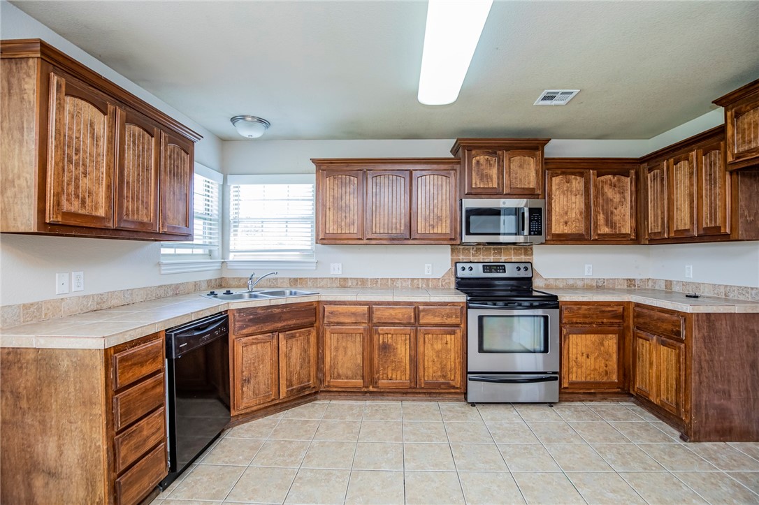 Meadow Wood Rogers - Residential