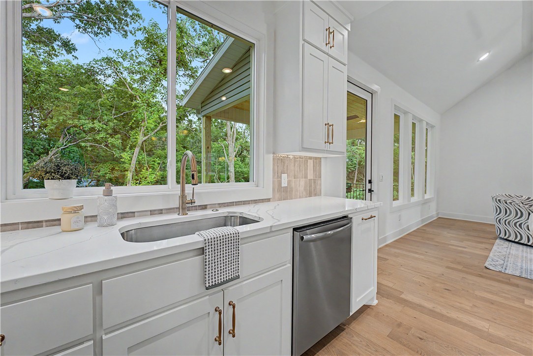 Lands End - Residential