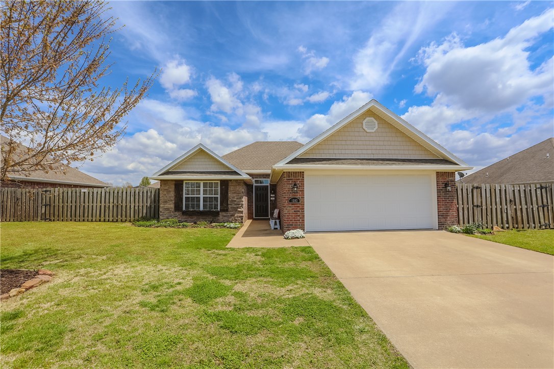 Open floor plan.Cathedral ceilings Move in Ready with a 2nd family rooms Home features 4 bedrooms, 2 baths 2 family rooms vaulted ceiling, eat in kitchen, master suite w/ whirlpool tub and walk in closets. Close to schools and shopping. Community pool just block away from the house. Fence yard w/ oversized storage shed.