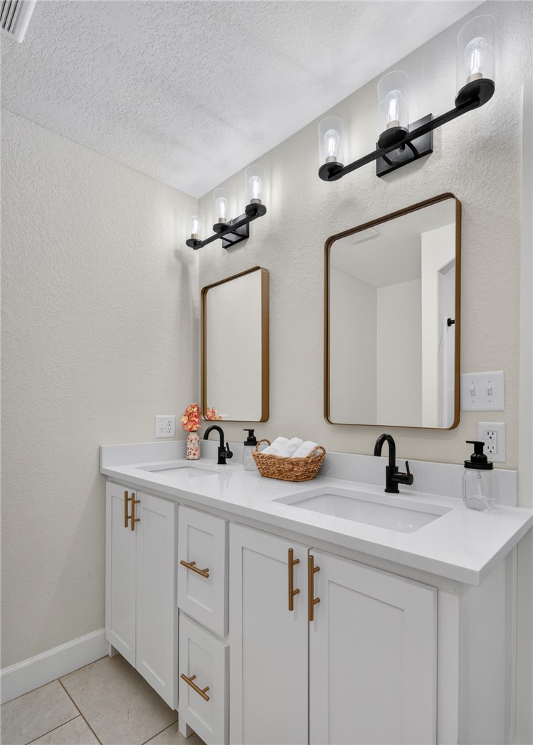 Shire Glen At Chaffee Crossing - Residential