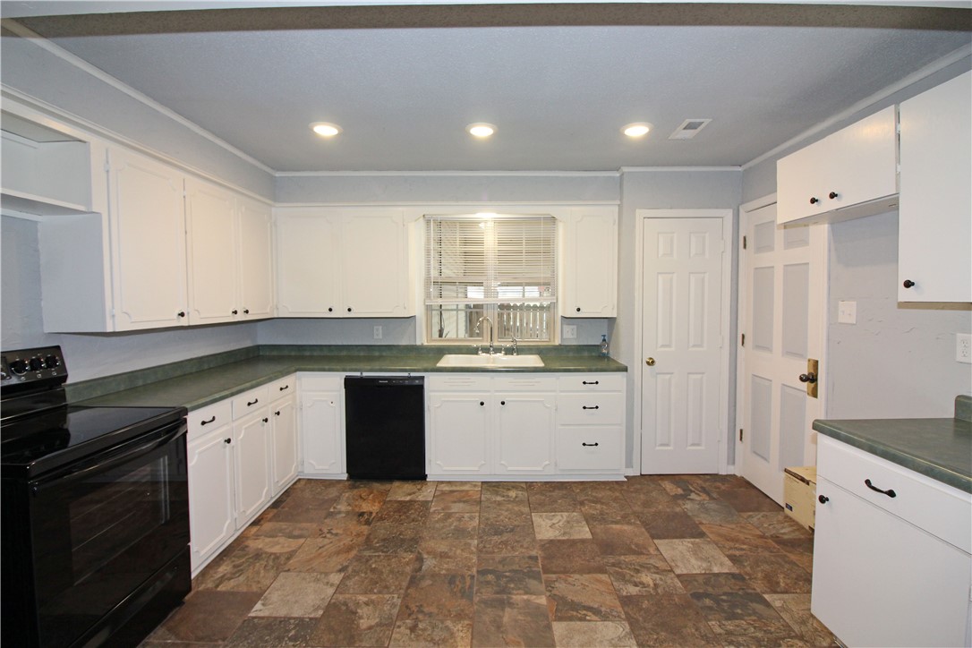 31-20-31-CENTERTON - Residential Lease