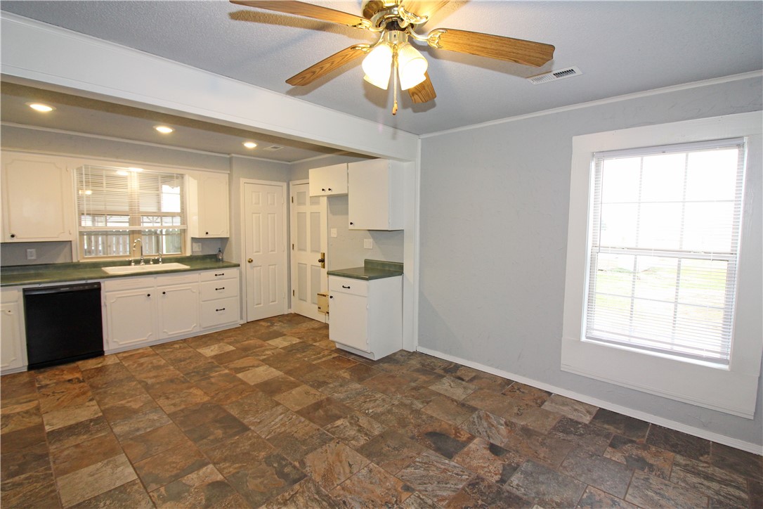 31-20-31-CENTERTON - Residential Lease