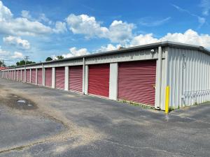 Excellent investment opportunity! 122 storage units in Russellville with the potential for over $70,000 yearly income. It's time to be your own boss.