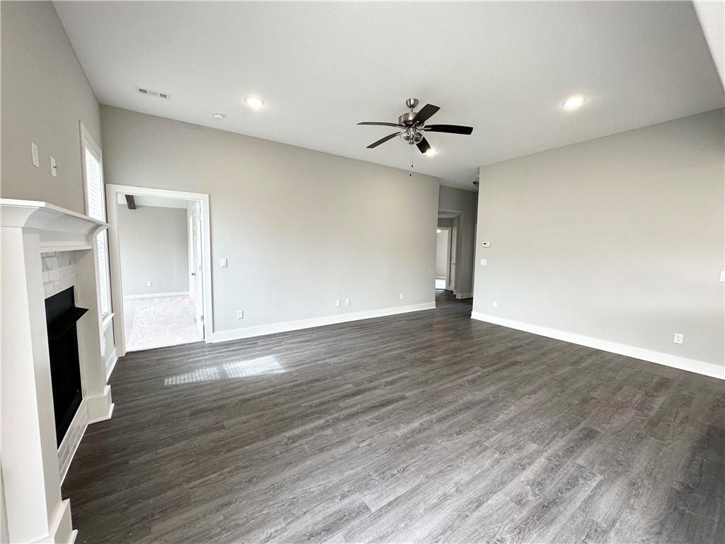 Wagon Wheel Crossing - Residential Lease