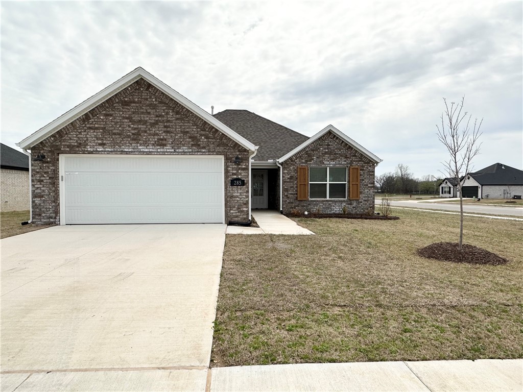 Wagon Wheel Crossing - Residential Lease