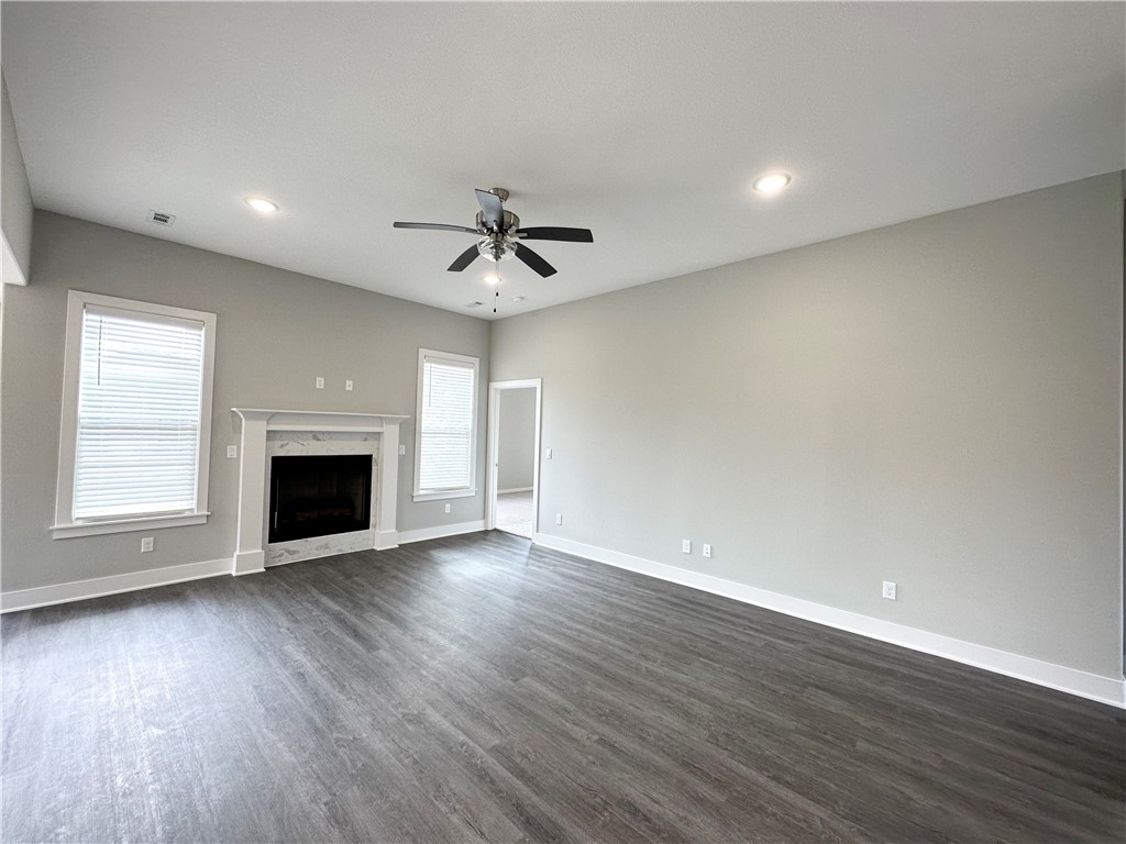 Wagon Wheel Crossing - Residential Lease