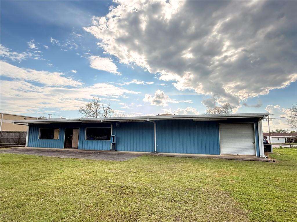 Business Opportunity! Great location in the middle of the town of Danville, with multiples options for new business, with good parking spot, and excellent price. Sold-As-Is