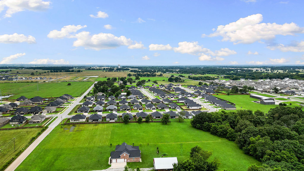 06-19-31-CENTERTON - Land