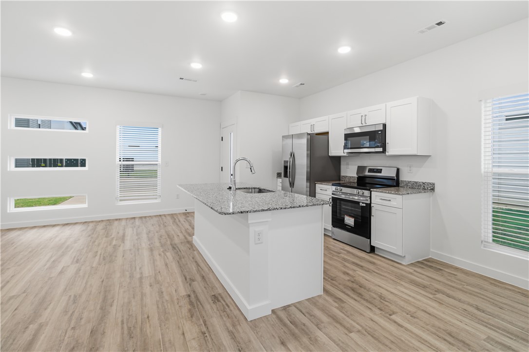 FEATHERSTON WEST SUB PH 1-CENTERTON - Residential Lease