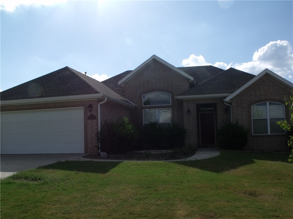 Nice 3 bedroom, 2 bath, 2 car garage w/ formal dining, split floor plan, gas log fireplace, granite countertops. Wood laminate floors in living & formal dining.  Great location!  Storage building conveys.  Rent &/or security deposit to increase w/ approved (pet)s.
