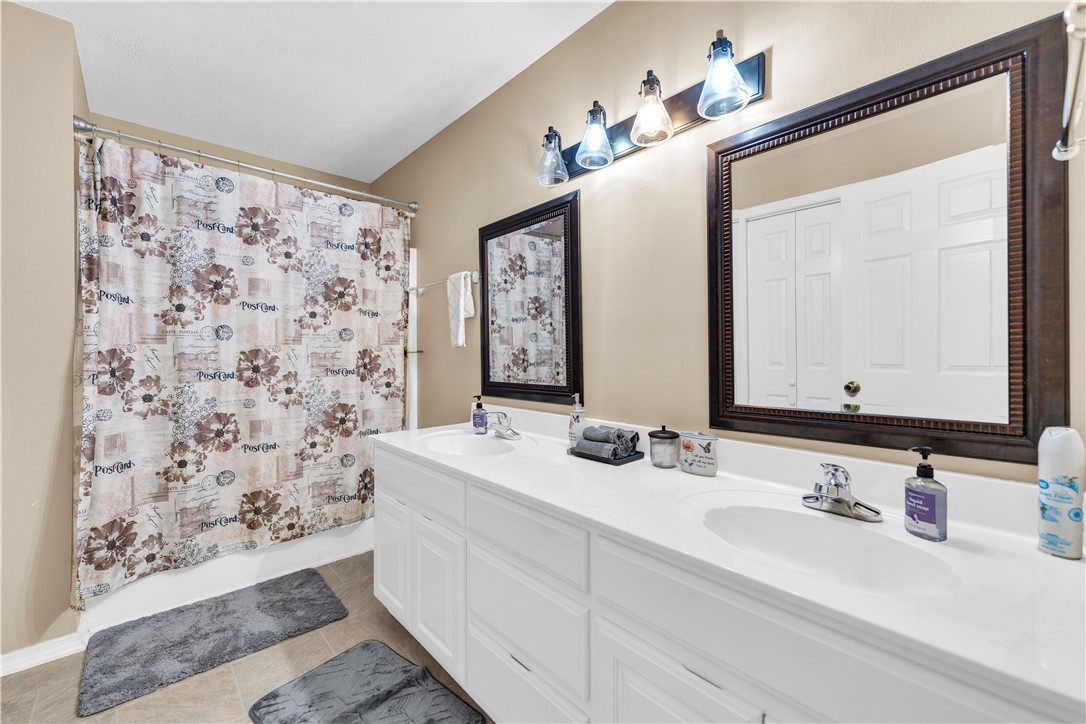 Unit 3 Holiday Island - Residential