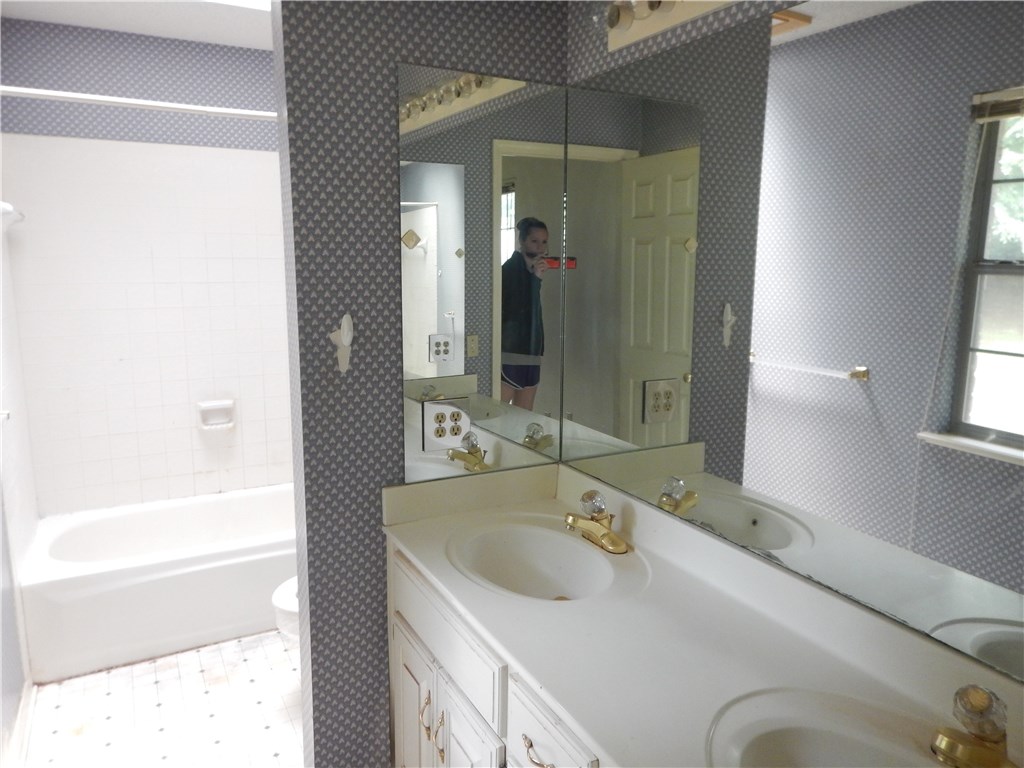 Royal Oaks Estates - Residential
