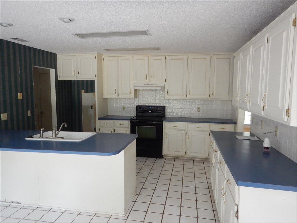 Royal Oaks Estates - Residential