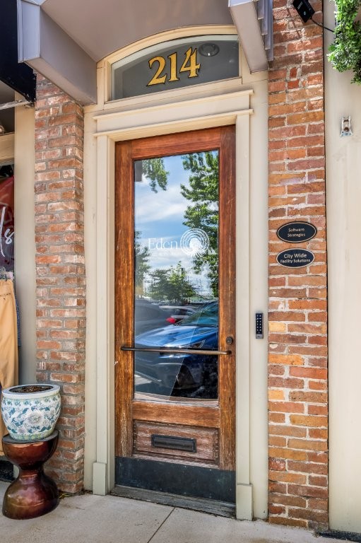 Office Space in the Heart of Downtown Rogers! Freshly remodeled! $1,200 per month. Updated Executive Office in a Historic Building located directly across from Frisco Park, Railyard Park, Butterfield Stage Live Music Venue and walking distance to all the local bars, restaurants and shops! Great opportunity for your next business to thrive in Downtown Rogers! Modified Gross Lease.