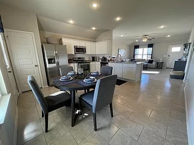CROWDER AVENUE SUB PH 1-GENTRY - Residential