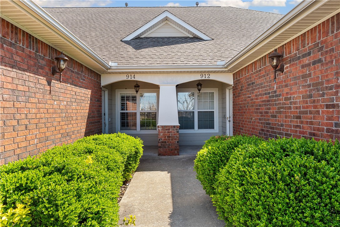 Owner financing at competitive rate. Welcome to this beautifully updated, maintenance-free townhome. Showcasing 3 bedrooms, 2 bathrooms, & 1,529 SF of thoughtfully designed living space, this home combines comfort, style & convenience. Main level features spacious primary suite w/in-suite bathroom, utility room, living and kitchen area. Kitchen has undergone complete renovation, showcasing new appliances, stylish tile backsplash & butcher block countertops. Fresh paint & brand-new flooring extend throughout entire downstairs area, offering modern & move-in-ready feel. Upstairs, you’ll find 2 additional bedrooms, full bathroom & generous storage room. This low-maintenance property includes landscaping & exterior upkeep as part of the monthly POA dues. It is perfectly situated near Pinnacle Hills Promenade Mall, Walmart AMP, restaurants, business district, top-rated medical facilities, scenic trails, local parks and vibrant Downtown Rogers. Quick access to I-49 makes commuting a breeze.