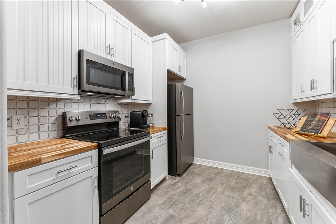 Homes At Oakmont Horizontal Prop Rogers - Residential