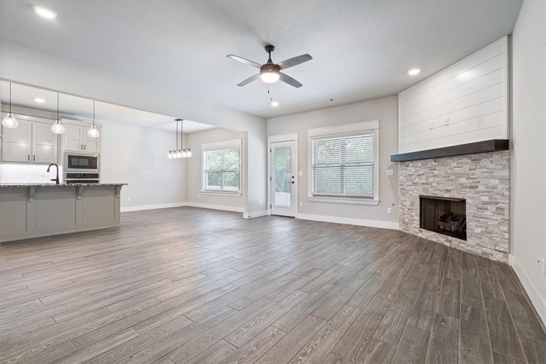 WILLOWBROOK FARMS SUB PH II-BENTONVILLE - Residential Lease