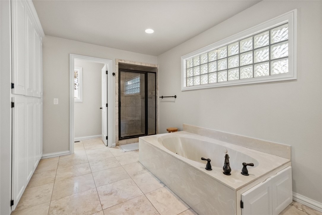 Champions Golf & Cc Ph 2 Rogers - Residential