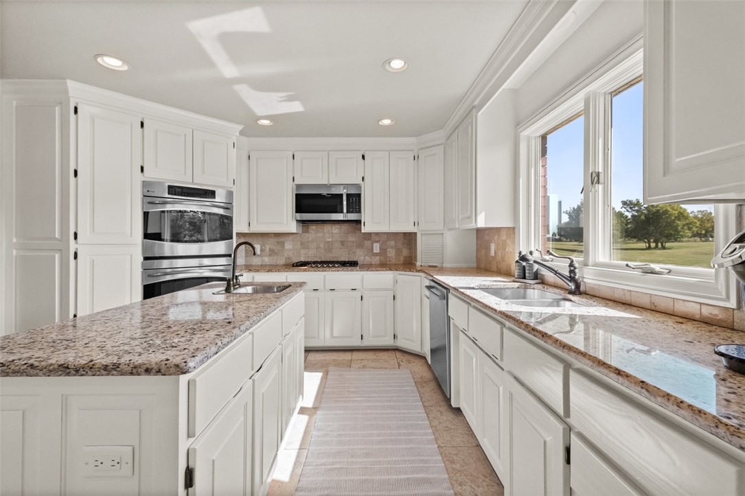 Champions Golf & Cc Ph 2 Rogers - Residential