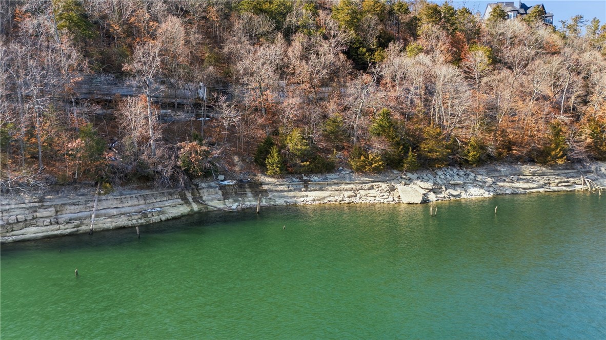 Escarpment Add Ruban - Land
