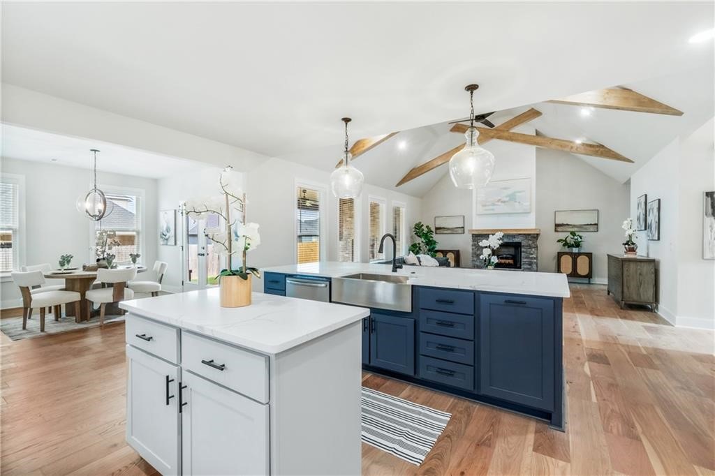 JENNA ESTATES-GRAVETTE - Residential