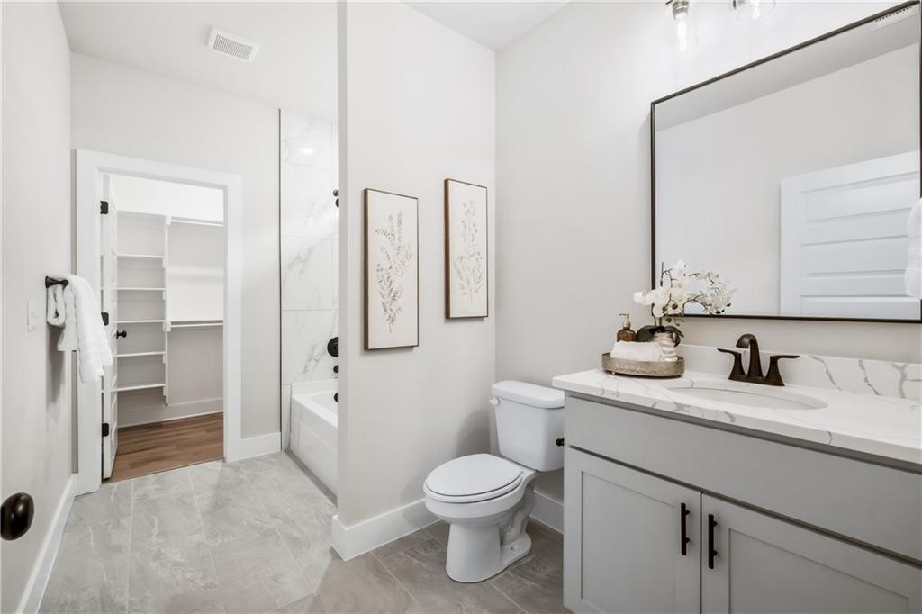 JENNA ESTATES-GRAVETTE - Residential