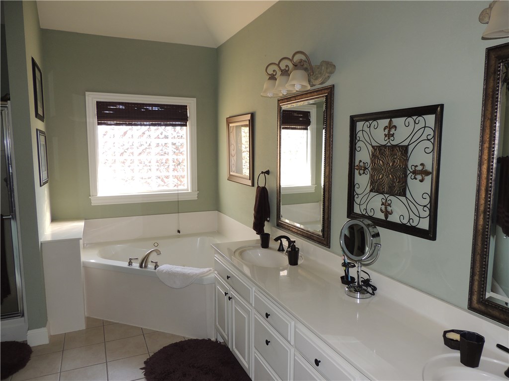 Highland Knolls Unit 2 Ph 2 Rogers - Residential