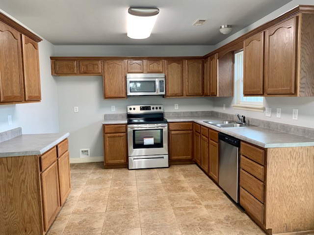 Comstock First Add Siloam Spgs - Residential Lease