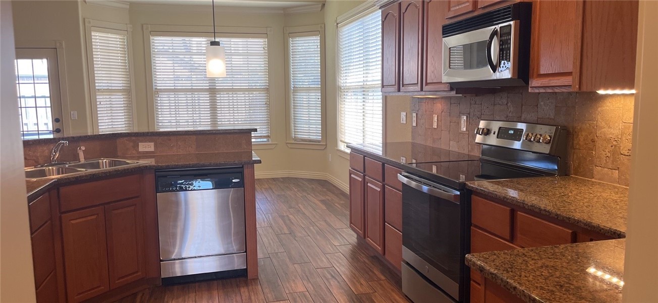 Hearthstone Sub Ph Ii-Rogers - Residential Lease