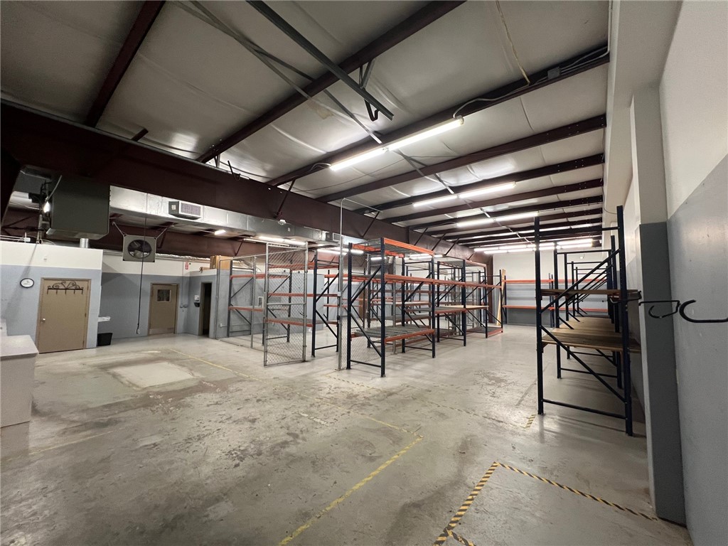 Bassett Place North Ph I Springdale - Commercial Lease