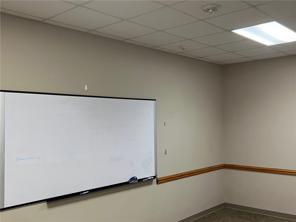 Bassett Place North Ph I Springdale - Commercial Lease