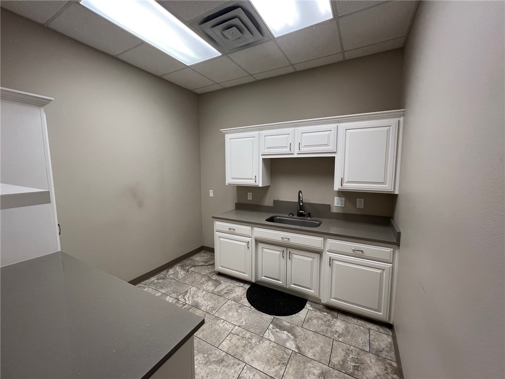 Bassett Place North Ph I Springdale - Commercial Lease