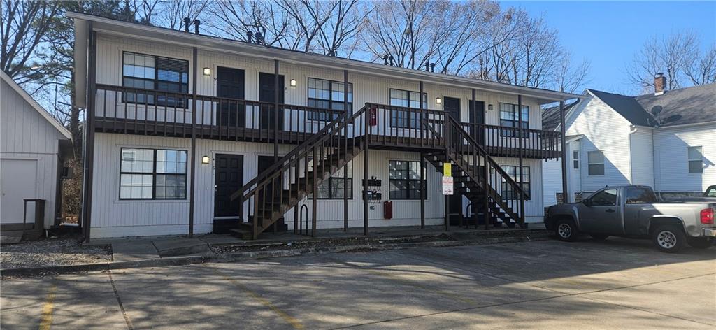 Nice apartments near campus in Fayetteville. Home features 1 bedroom, 1 bathroom, open floorplan, with onsite laundry. Water paid.