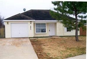 Very cute and affordable 2 bedroom 1 bath rental home in Pines Subdivision in Springdale just minutes away from downtown, shopping, dining, rodeo grounds and much more. House has blinds, ceiling fans, Fridge, Stove, dishwasher, 6 ft privacy fenced yard just to mention a few.