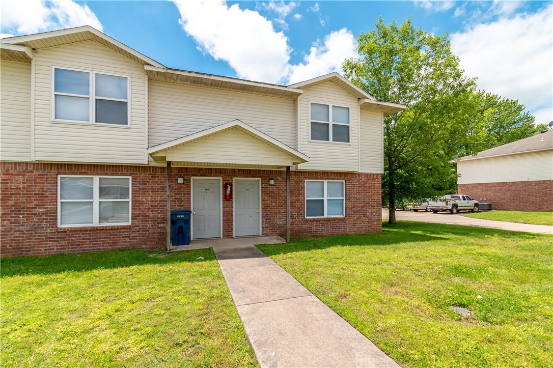Large 1,681 sq ft 3 bed, 2.5 bath Townhome with luxury vinyl plank floors in the living room and across the street from the Aquatic Canter, minutes from shopping, Wal-Mart, schools and 412. This one will not last long!