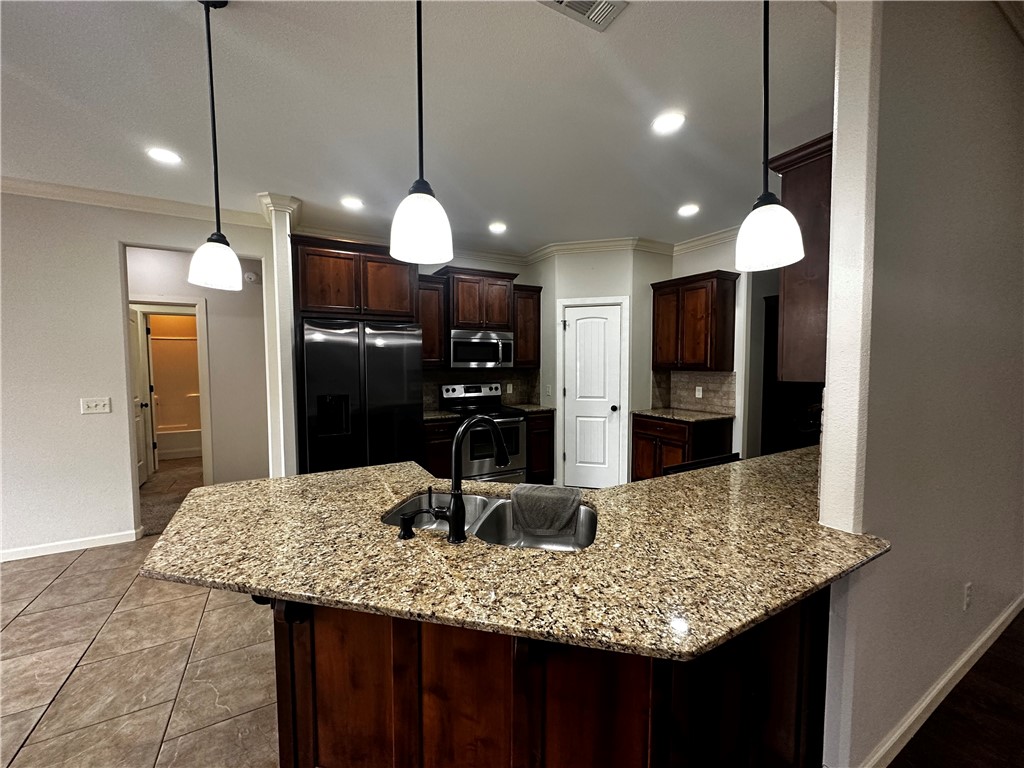 Cross Keys Sub Ph I - Residential Lease