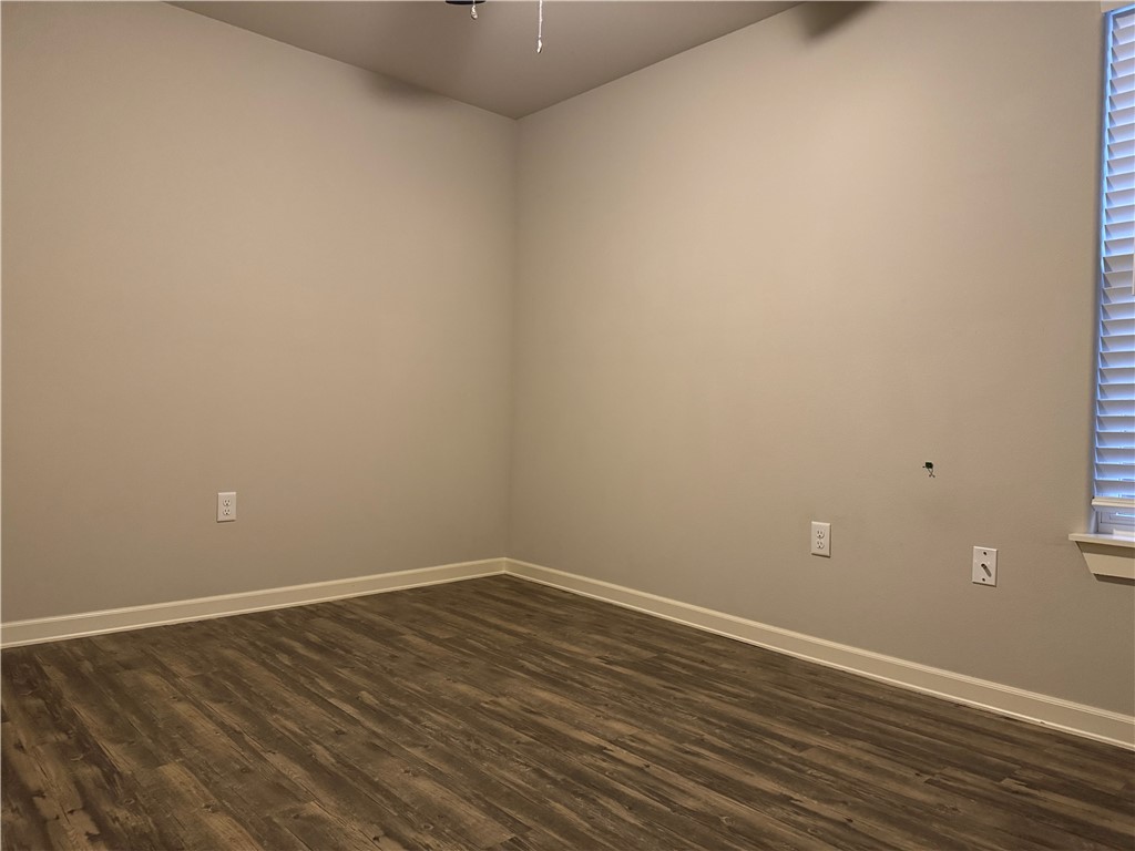 Foxbriar Phase I Rogers - Residential Lease
