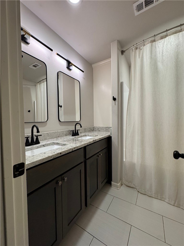 Foxbriar Phase I Rogers - Residential Lease