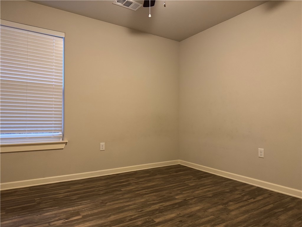 Foxbriar Phase I Rogers - Residential Lease