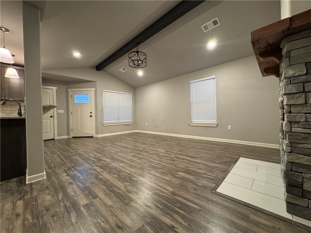 Foxbriar Phase I Rogers - Residential Lease
