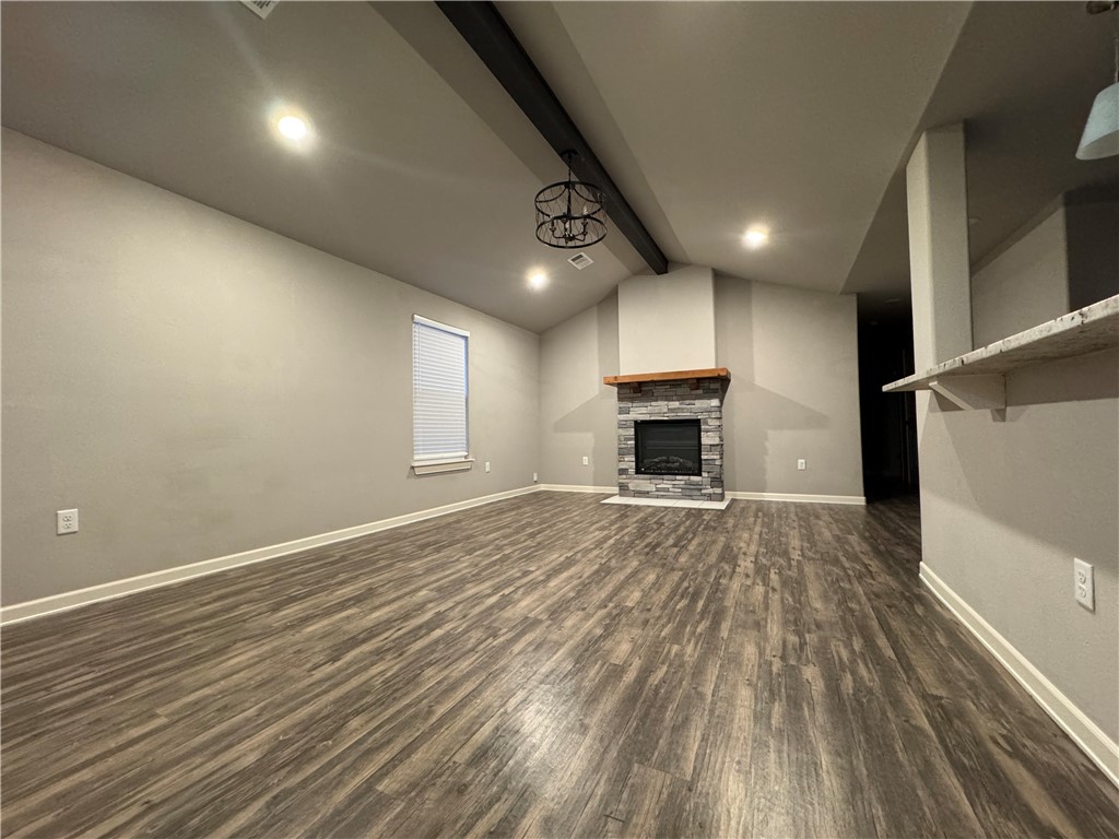 Foxbriar Phase I Rogers - Residential Lease