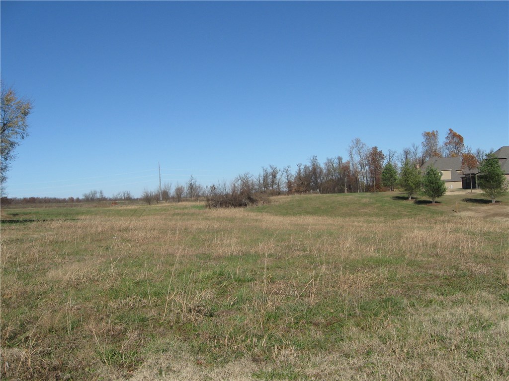 This beautiful 1.79 acres in Tontitown is ready for your dream home to be built on. The property has utilities at the street and is located on a paved road. Owner is licensed with Arkansas Real Estate Comm.