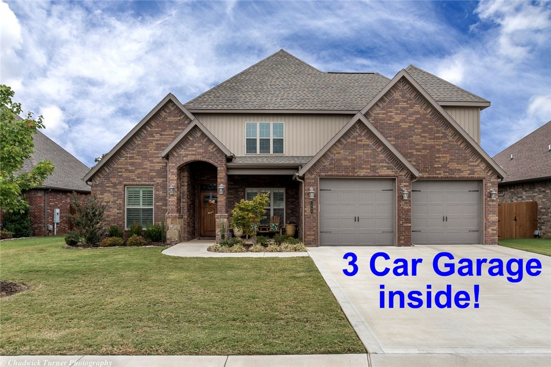 Escape the ordinary! Act quickly this beauty is better than new! Seay Construction built - so you know it's quality! 4 bedroom plus office with 2 bedrooms on main. Vaulted living with beams, tandem garage gives 3 car garage function. Walkable to schools & community center.