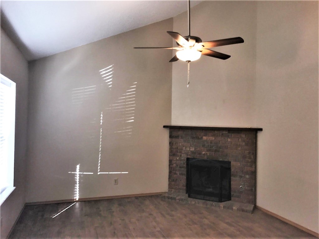 Oak Hill III Ph 1 Rogers - Residential Lease