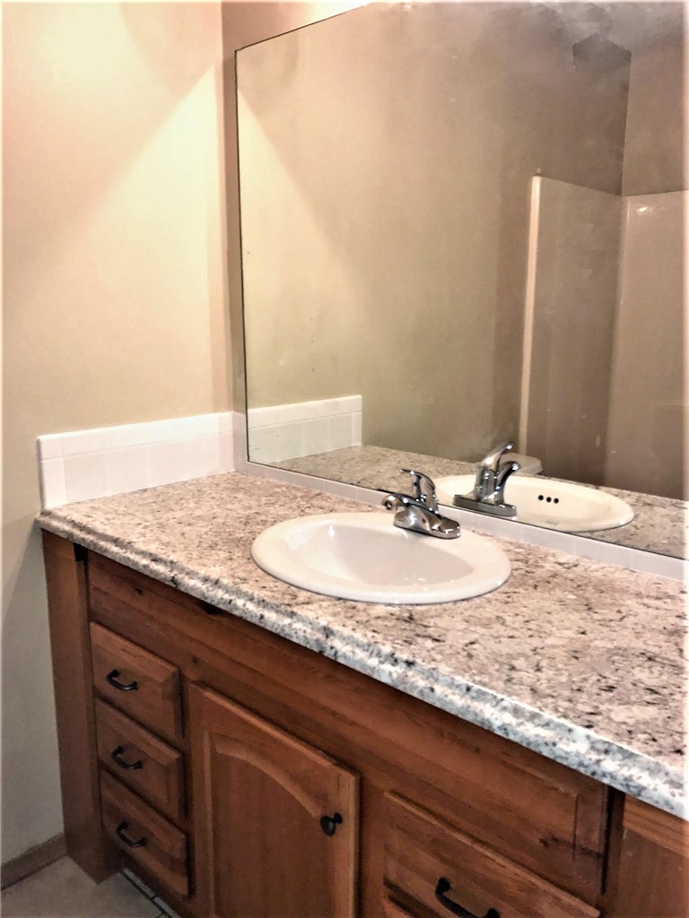 Oak Hill III Ph 1 Rogers - Residential Lease