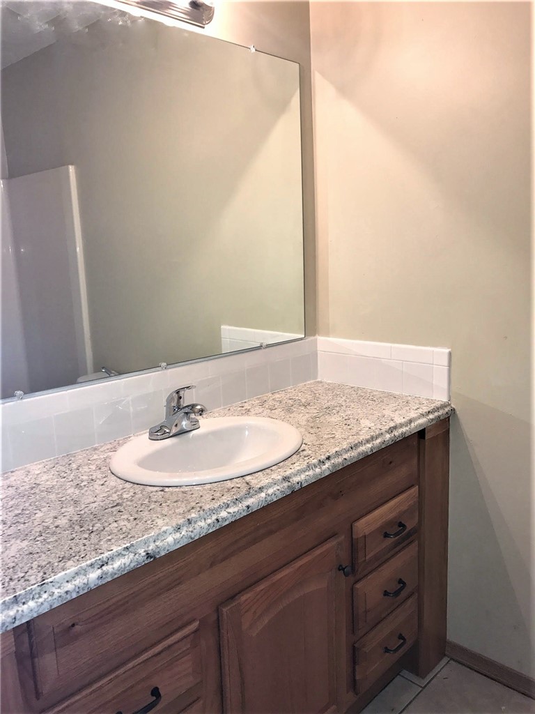 Oak Hill III Ph 1 Rogers - Residential Lease